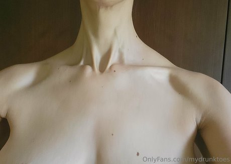 毛深い足のオンリーファンズ ホットポルノ ギャラリー