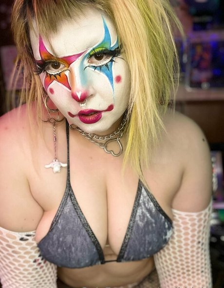 ナチュラルポーグオンリーファン セクシーヌード 写真