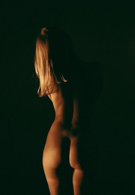 アジア人のアナルオンリーファン セクシーヌード 画像