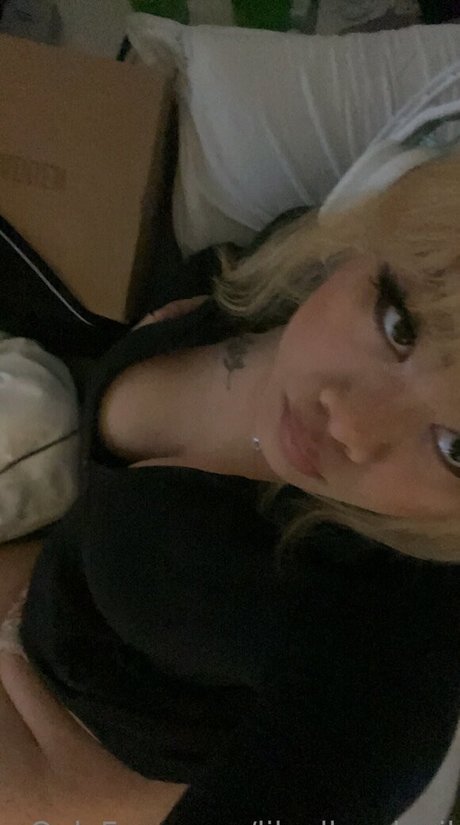 Lilyellowdevil 美しいモデル 写真