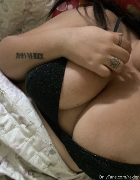 セクシーなレディボーイオンリーファンズ パーフェクト 写真