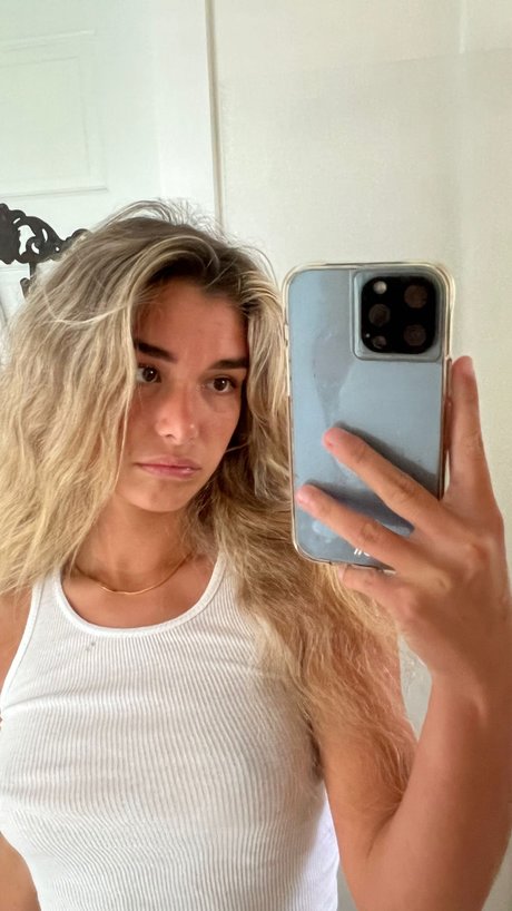 Hopie Schlenker HD女優 写真