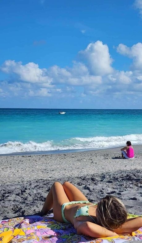 Hopie Schlenker 素敵な女優 アーカイブ