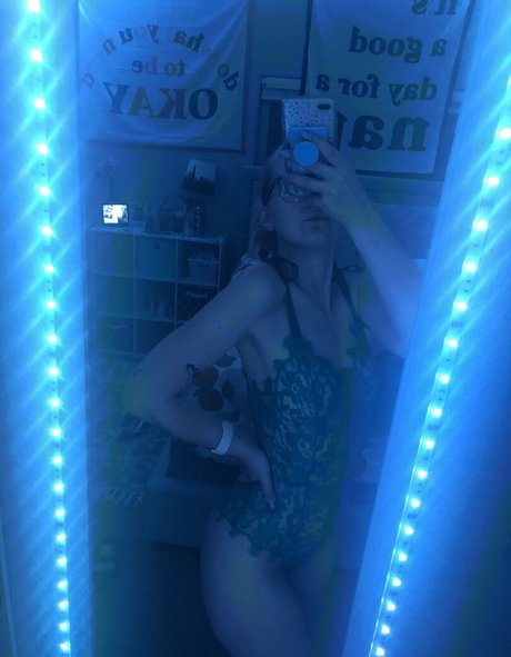 anna1001 セクシーなスター 画像