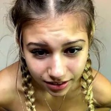 Carlieeemarieee ポルノスター パーフェクト 写真