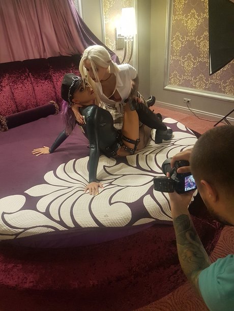 schwarzer squirt nur fans kunst akt galerien