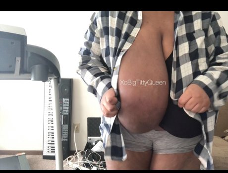 XoBigTittyQueen kostenlose top archiv