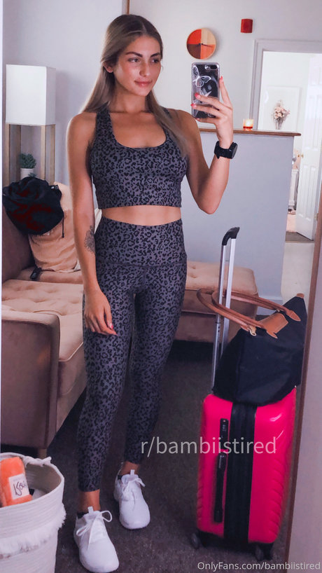 BambiIsTired pornostar top bilder