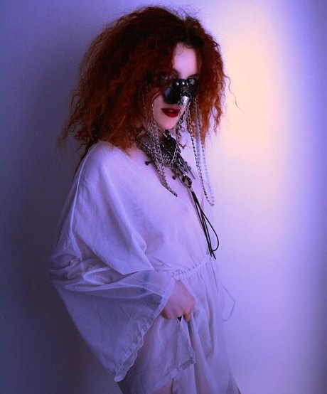 Aybuke Dobreva erwachsene nackten bild