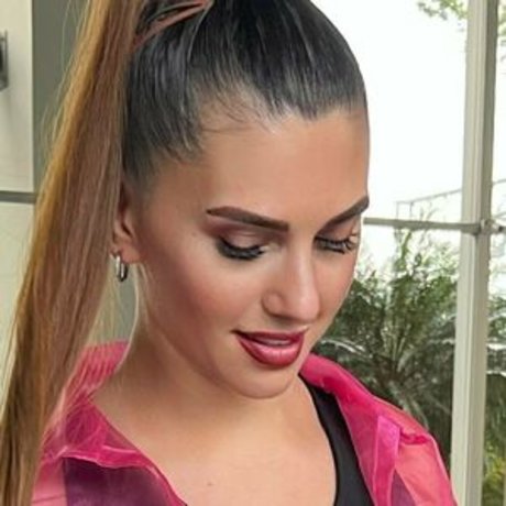 isabellabru pornostar heiße foto