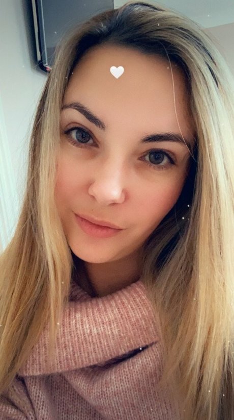 Sophia Knight schauspielerin nackt archiv