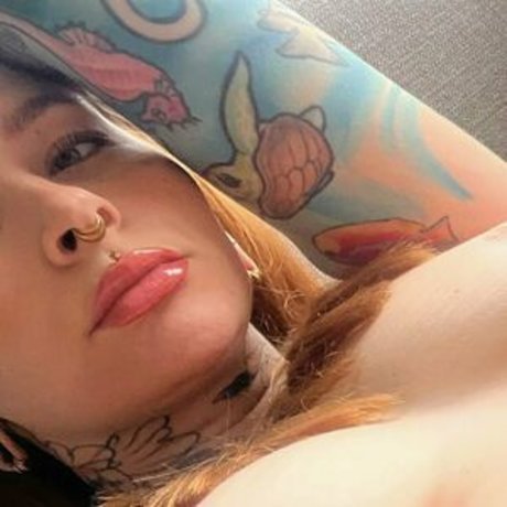 vollbusige asiatische onlyfans hübsche top bild