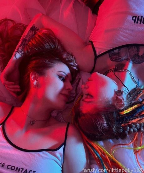 Little Polly nacktheit pornographische bilder