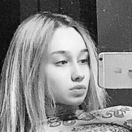 waifu-onlyfans kunst top bild