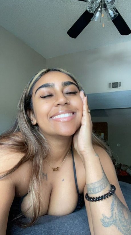 Nita Amari porno hübsche bild