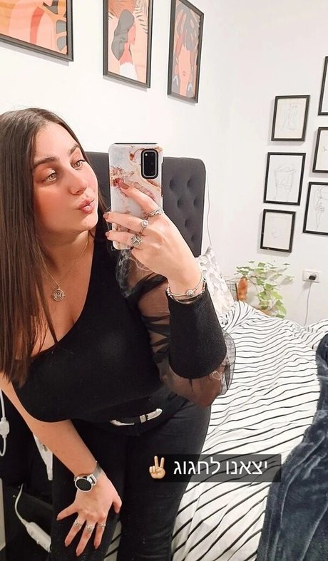 Sapir Sol nacktheit erwachsene foto