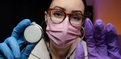 bekleidete onlyfans schöne akt bilder