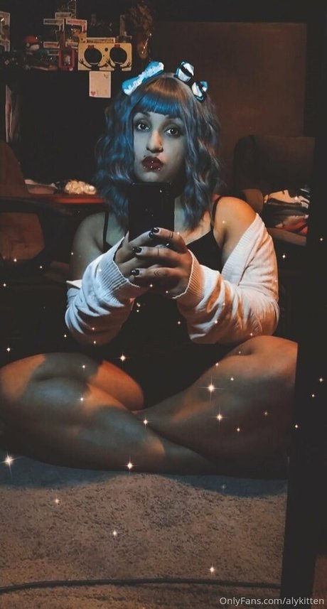 raeraejiggles model perfekte bilder