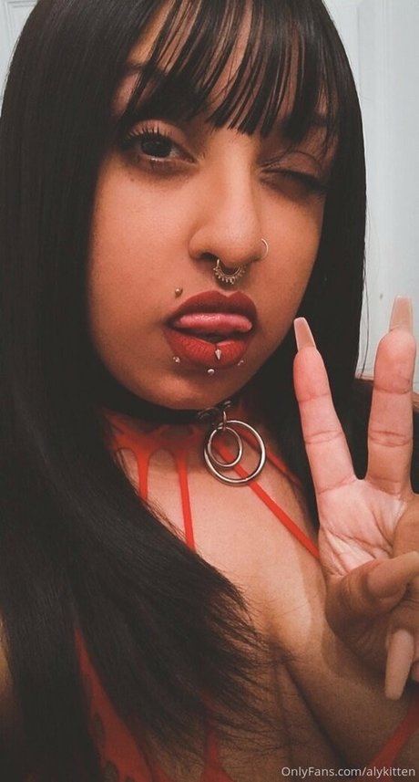 raeraejiggles pornostar fotos