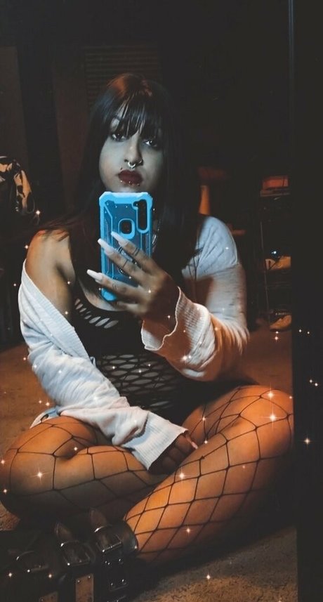 raeraejiggles exklusive pornografische foto