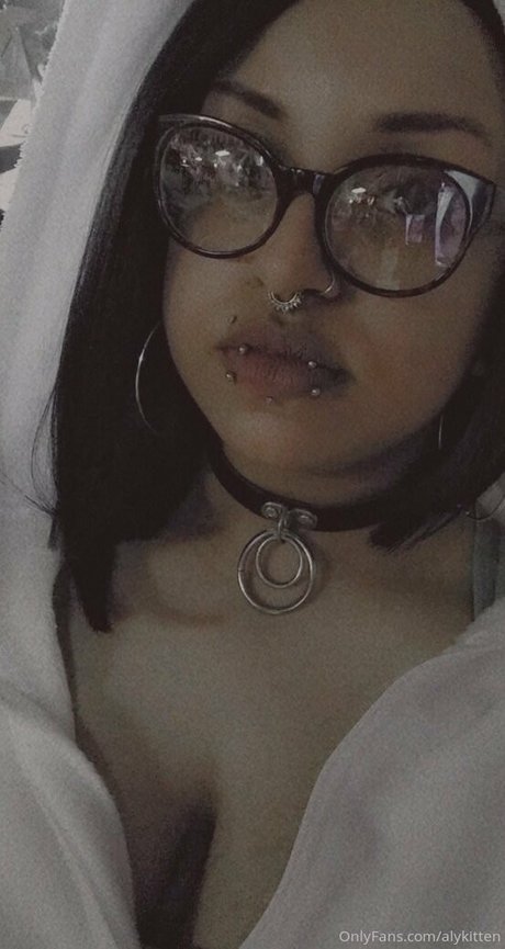 raeraejiggles top freie bilder