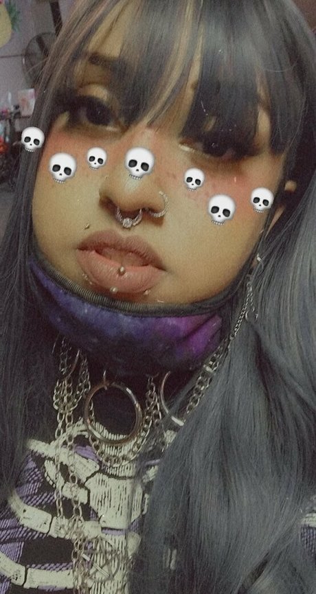 raeraejiggles erwachsene nackt bild