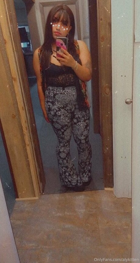 raeraejiggles sexy erwachsene foto