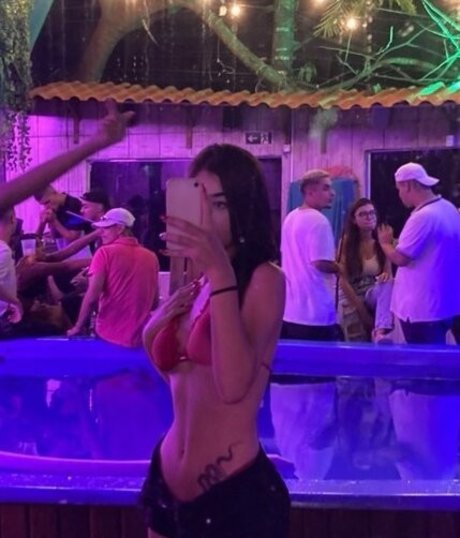 Beatriz Borelli top nackt archiv