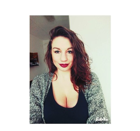 rothaarige solo-onlyfans hübsche nackten galerie