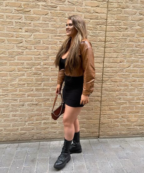 Molly Georgia Leach xxx nette bilder