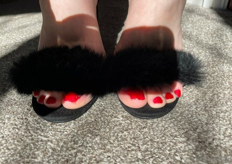 elliemaesfeet erotische akt foto