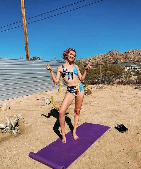 Alyson Stoner freie exklusive bild