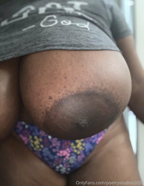 poetrystudios2020 erwachsene hübsche foto