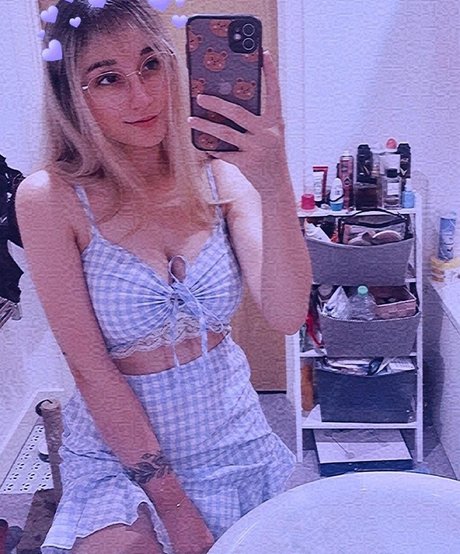 Maya ASMR hübsche schöne foto