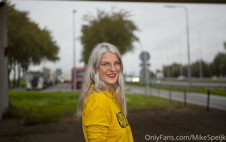 bbw brünette nur fans hübsche erwachsene galerien