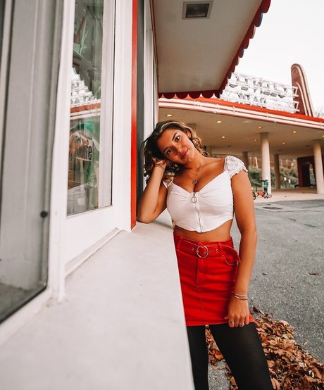 Hannah Malvone nacktheit schöne bild