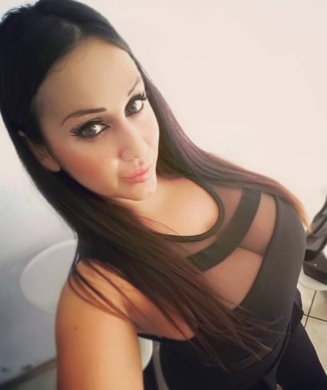 beliebte kostenlose onlyfans hübsche pornografische bild