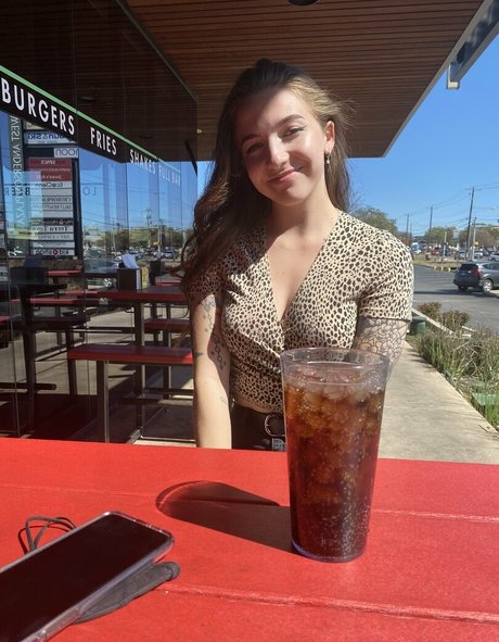 ravengonewildfree xxx pornostar bild