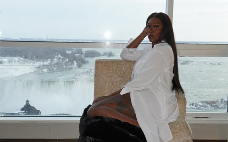 Ts Nidia schauspielerin nackte galerie