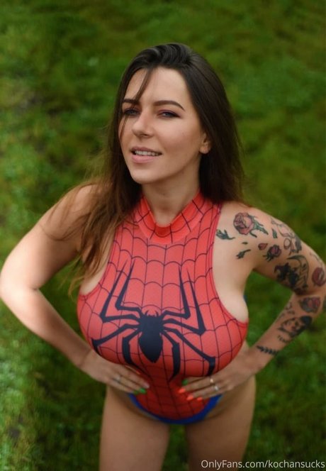 Anna Kochanius exklusive erwachsene foto