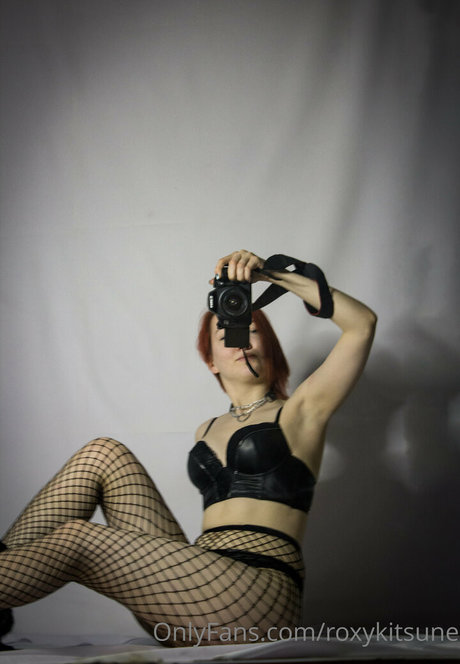 roxykitsune erotische hübsche foto