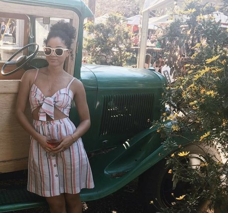 Alisha Wainwright kunst heiße bild