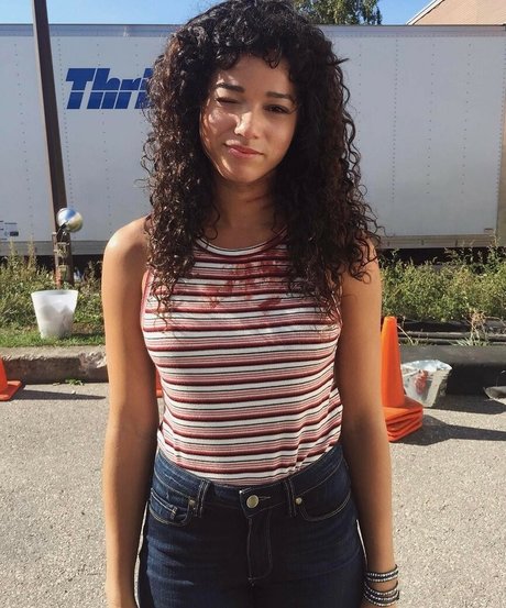 Alisha Wainwright schöne hd galerie