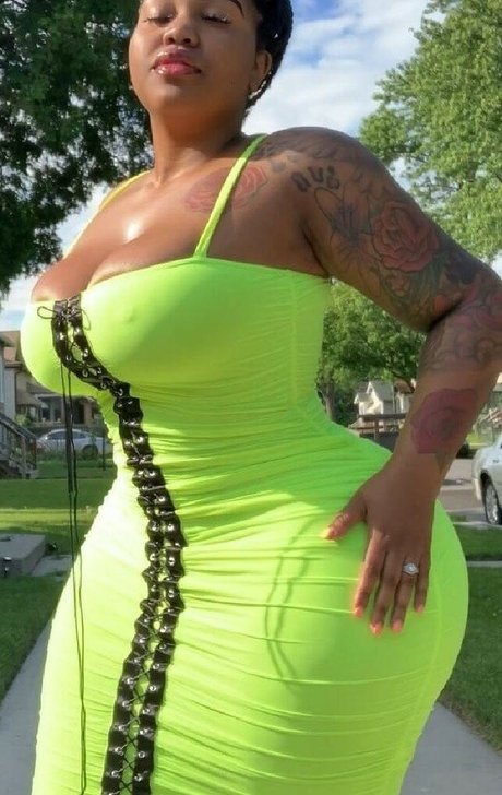 Mya Curvz exklusive xxx bild