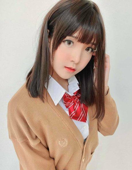 pikiichu sexy akt bild