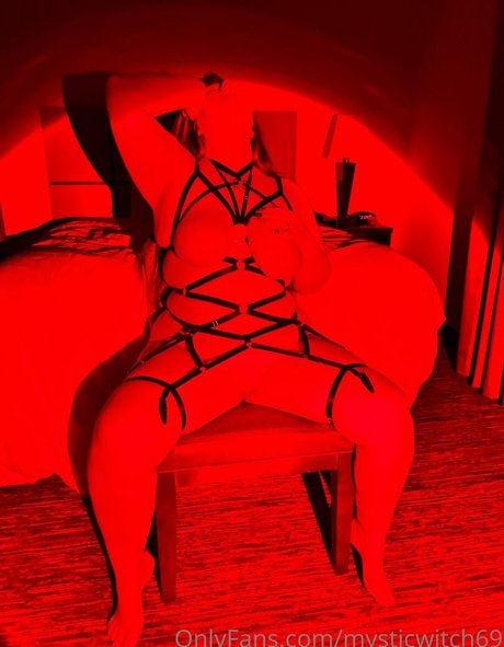 mysticwitch69 nackt fotos