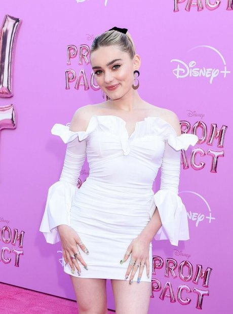 Meg Donnelly perfekte sex fotos