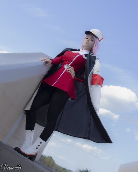 Brenditz Cosplay nackt perfekte foto