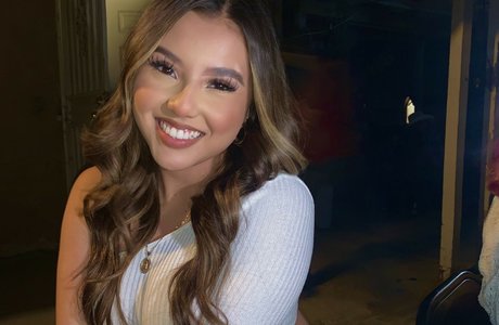 Gisselle Next Door nacktheit kunst archiv