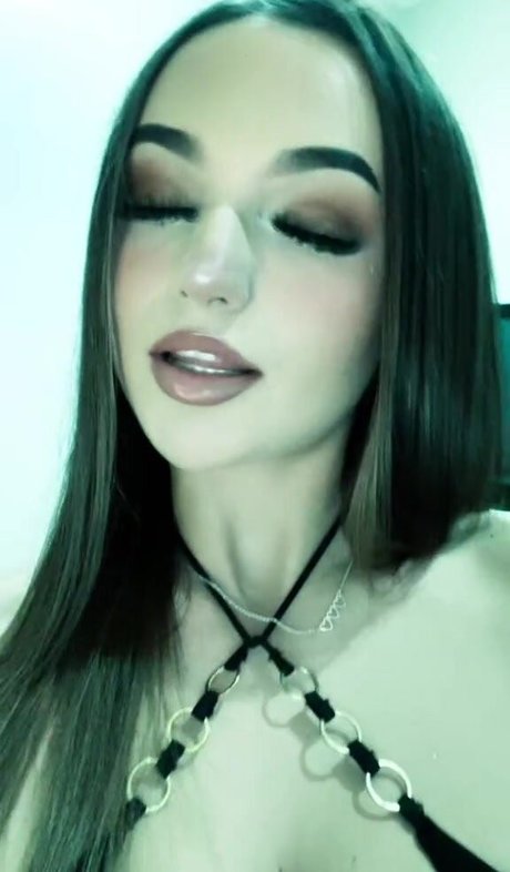 shemale sperma im mund onlyfans hübsche porno bilder